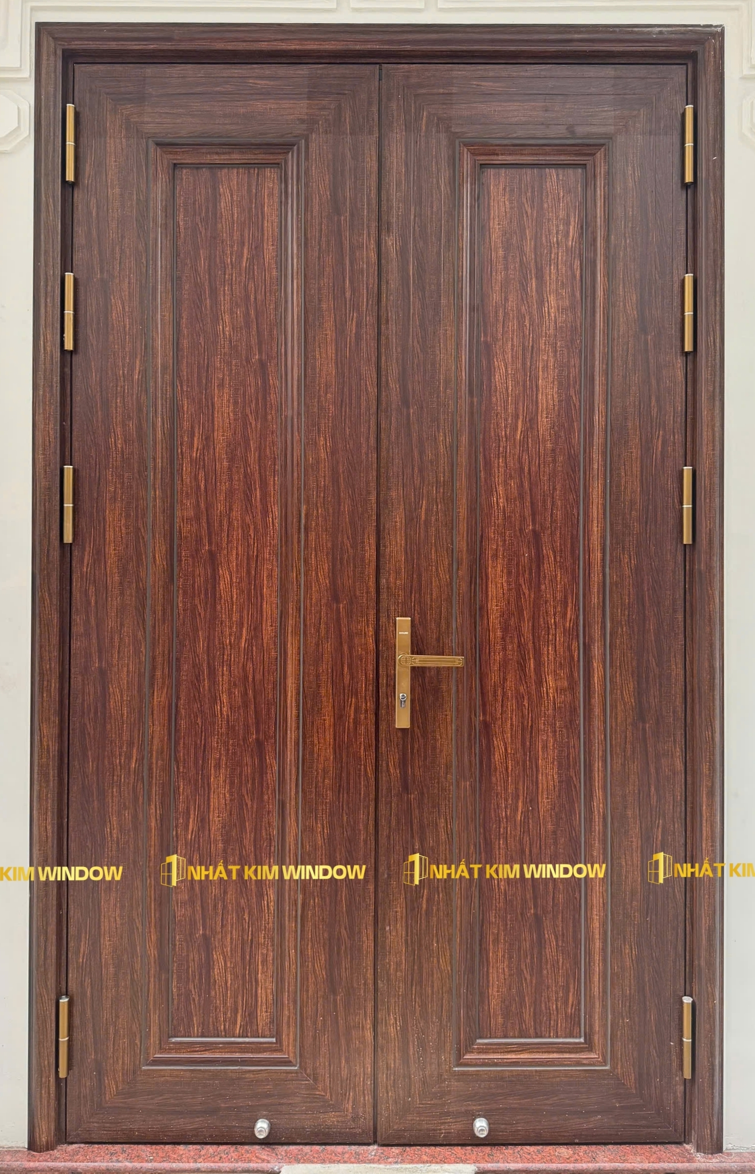 Cửa chính mở quay 2 cánh tấm liền - Màu vân gỗ trắc