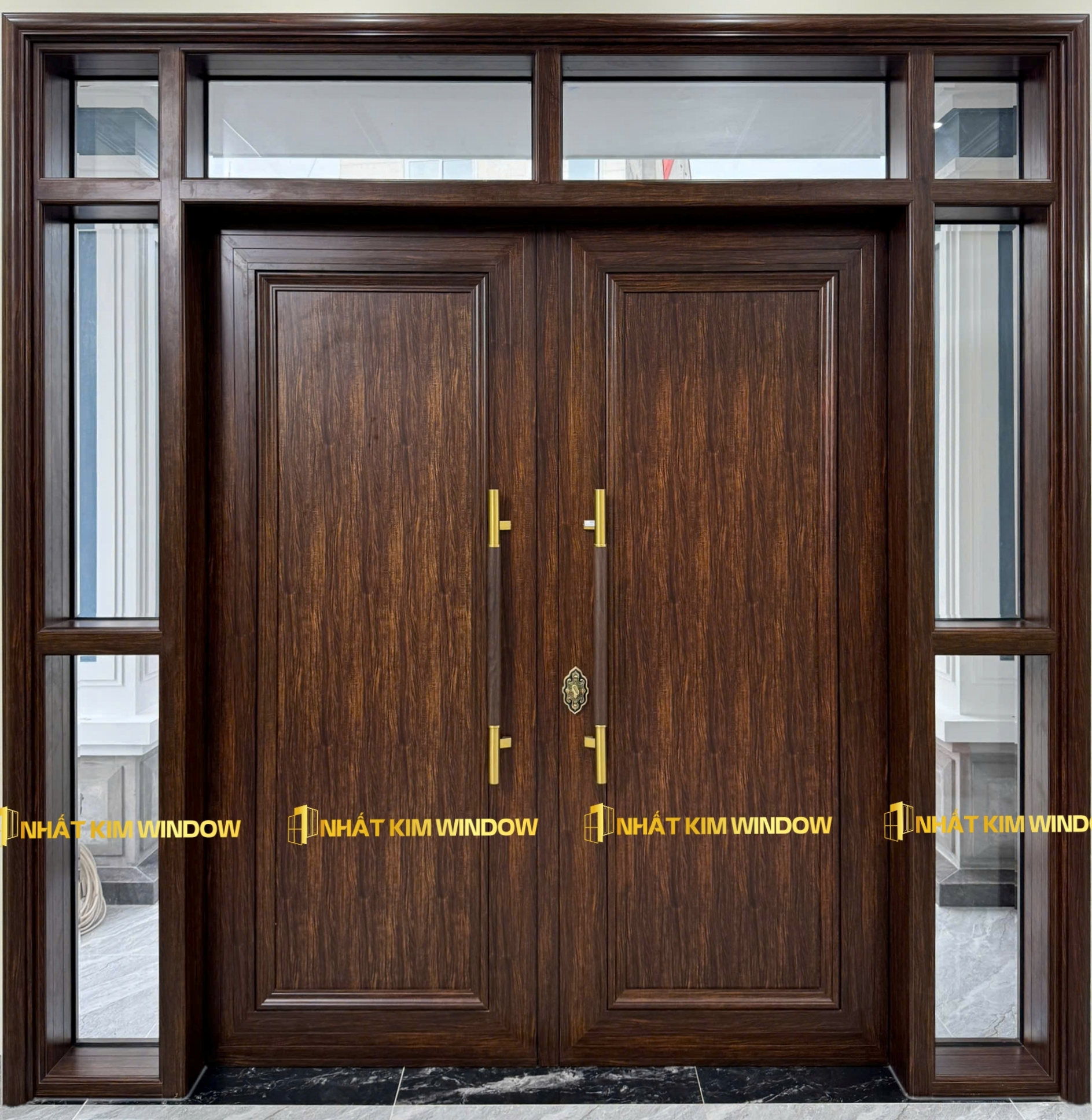 Cửa chính mở quay 2 cánh tấm liền - Màu vân gỗ trắc